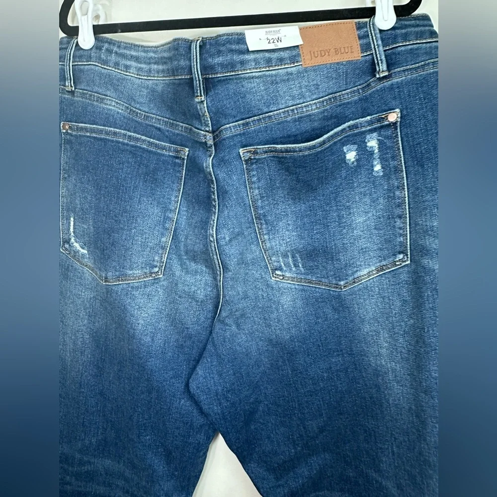 Judy Blue HiWaist Slim Fit Tummy Control Dark Wash Slight Distress Jeans NWT 22W